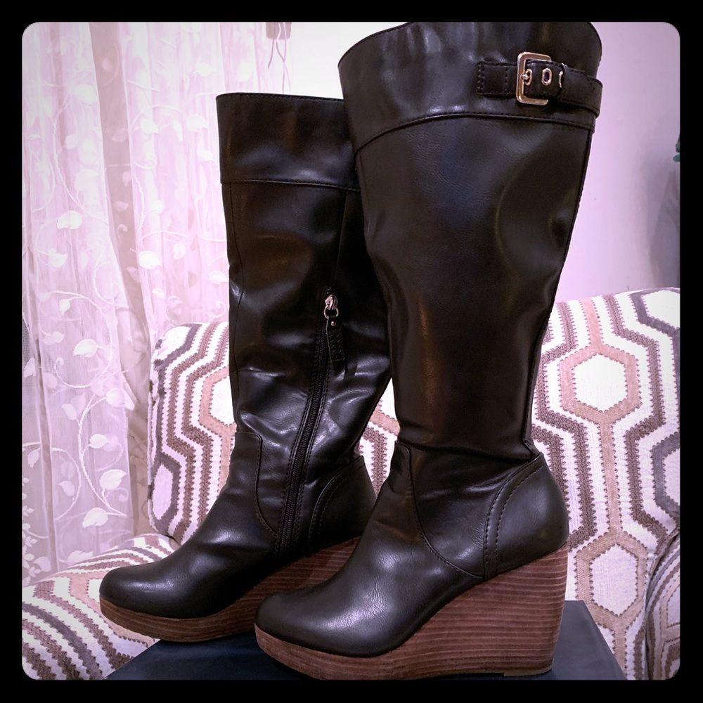 Tall ladies black boots